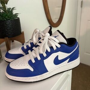 Blue jordans low top